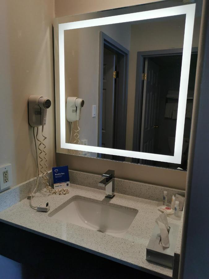 Comfort Inn & Suites University YYC Dış mekan fotoğraf